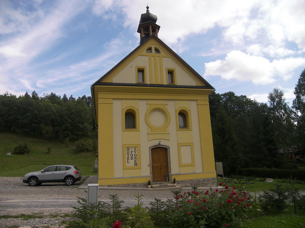 Penzion Pod Zvonem Hynčice pod Sušinou Buitenkant foto