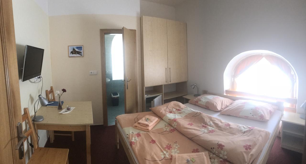 Penzion Pod Zvonem Hynčice pod Sušinou Buitenkant foto